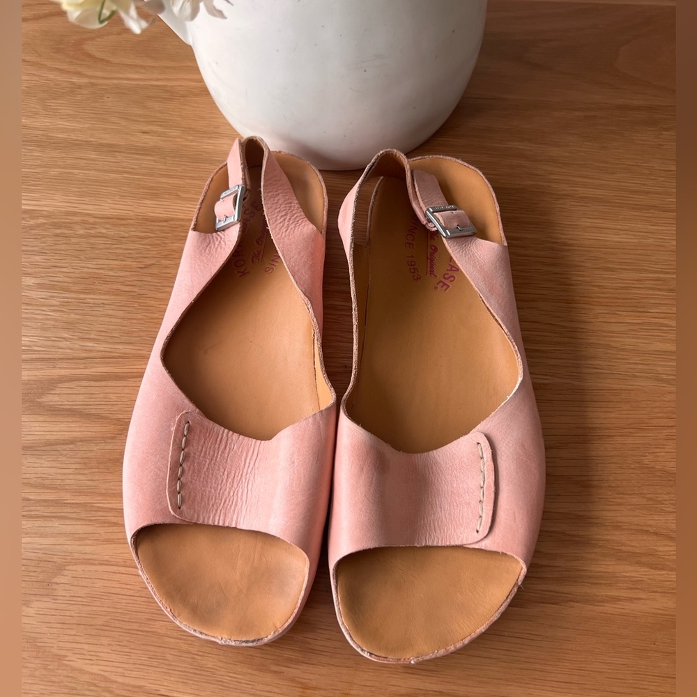 Kork-Ease Leather Flat Women’s Sandal. Size 9